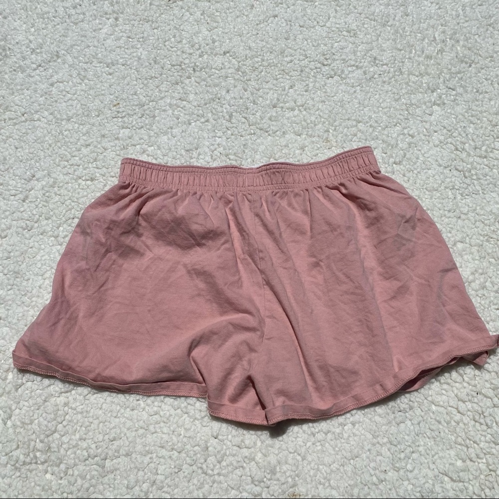 Pink shorts - Picture 2 of 4